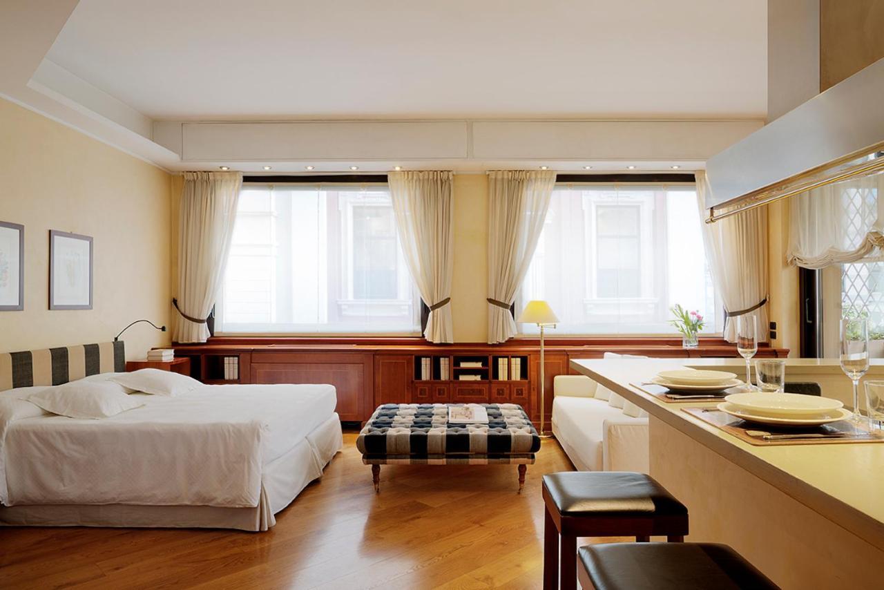 Extra Large Studio with Kitchen and Balcony
